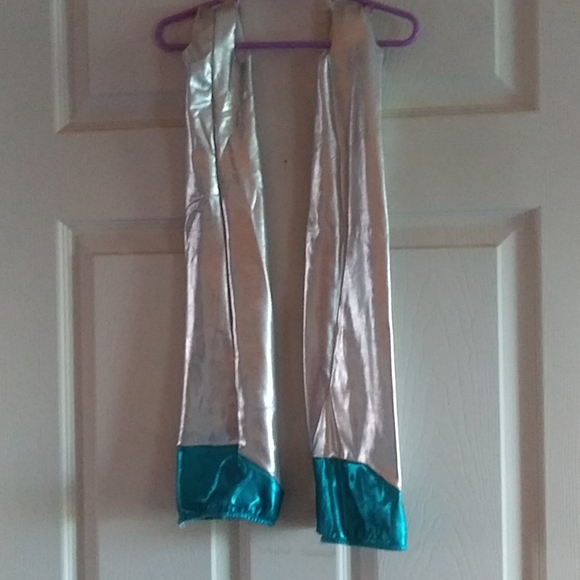 Silver and teal costume - Picture 5 of 6